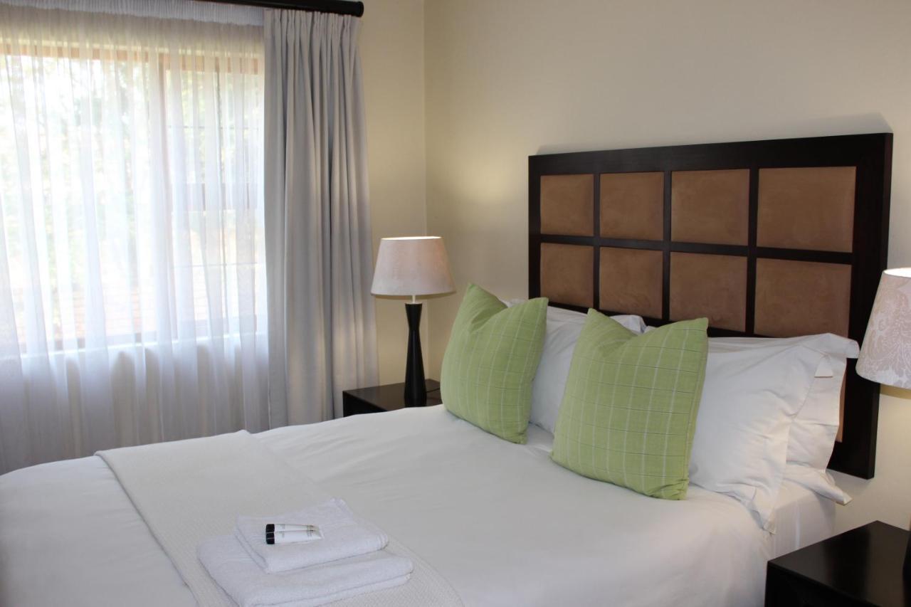Topaz Cove Luxury Villas อีเดนเวล ภายนอก รูปภาพ