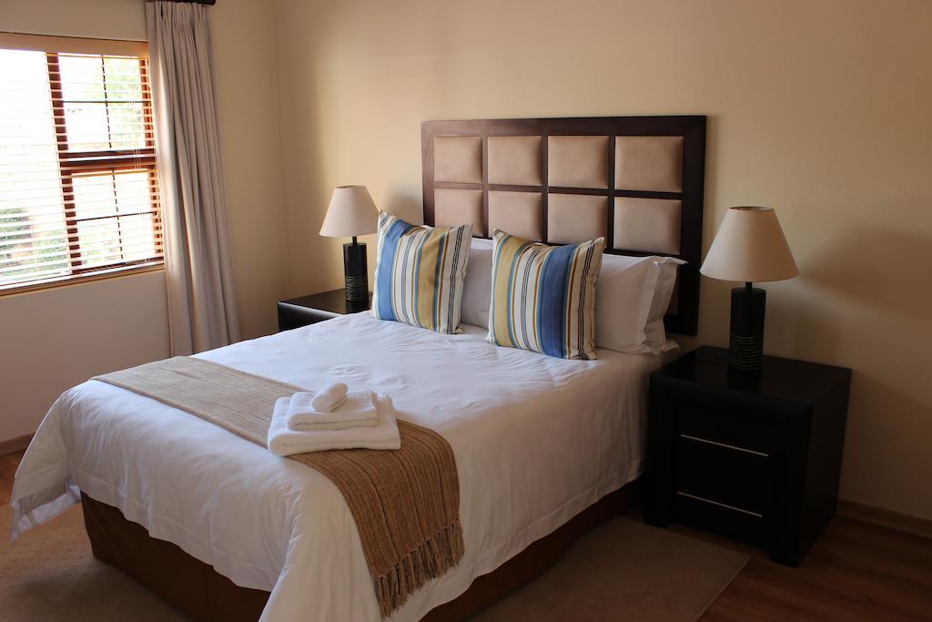 Topaz Cove Luxury Villas อีเดนเวล ภายนอก รูปภาพ